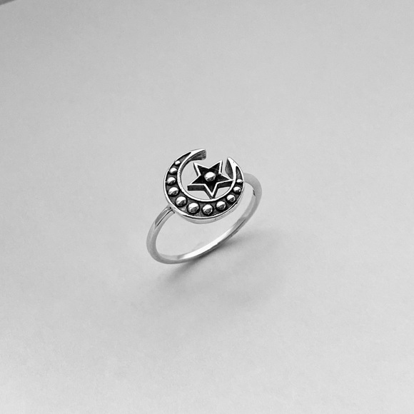 Sterling Silver Crescent Moon and Star Ring with Dots, Celestial Rings, Sky Ring - Picture 5 of 12